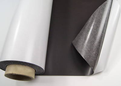 Folia-magnetyczna-samoprzylepna-magnes-z-klejem