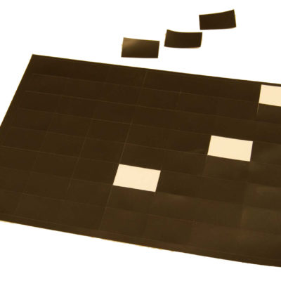 Naklejki-magnetyczne-z-folii-magnetycznej-magnes